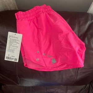 RARE New Lululemon Athletica Hawaii Islands Hotty Hot Pink 4” Shorts